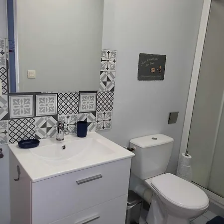 De La Vallee De La Douve * L'Etang-Bertrand