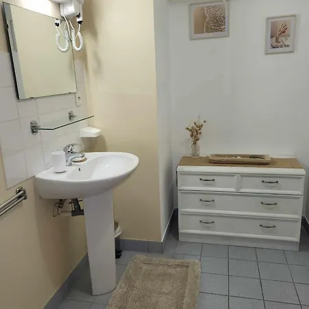 Otel De La Vallee De La Douve