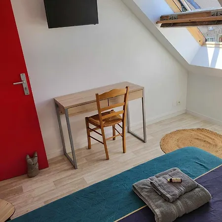 De La Vallee De La Douve *