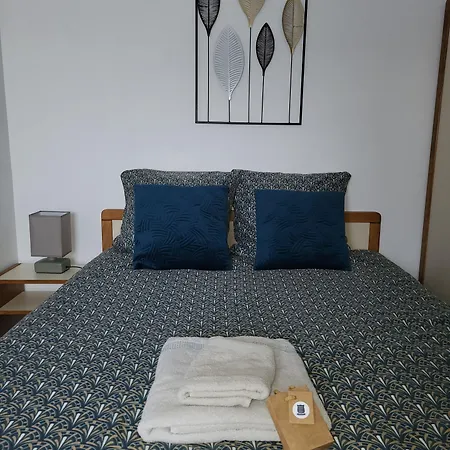 De La Vallée De La Douve Hotel