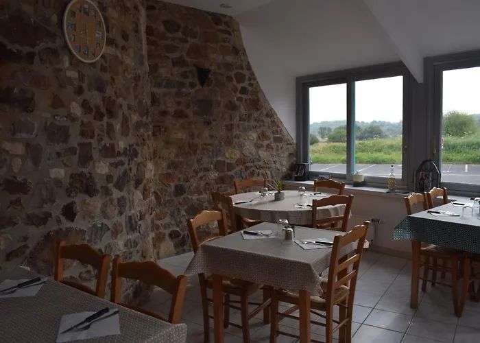 De La Vallee De La Douve * L'Etang-Bertrand