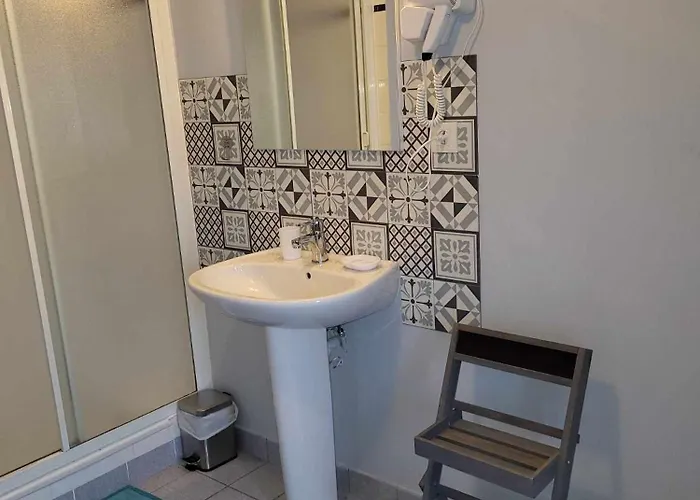 Otel De La Vallee De La Douve L'Etang-Bertrand