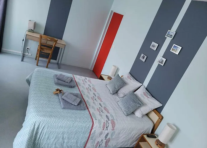 Otel De La Vallee De La Douve *