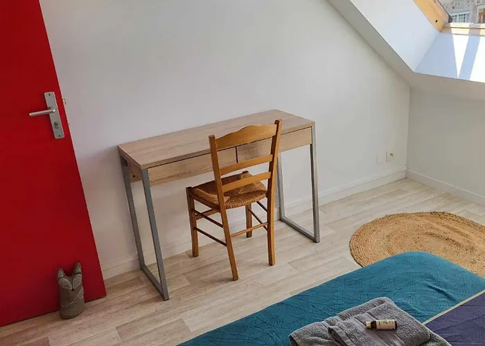 De La Vallee De La Douve *