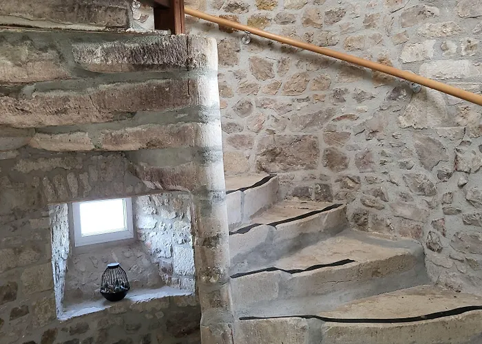 Otel De La Vallee De La Douve