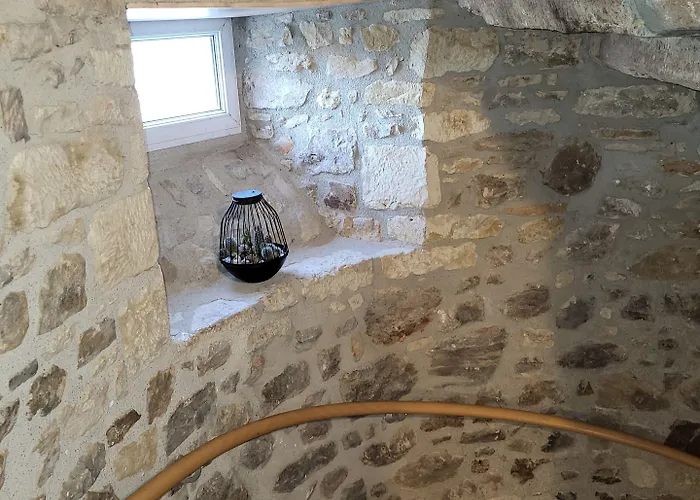 De La Vallee De La Douve Otel