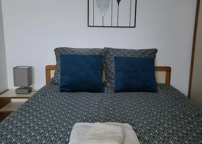 De La Vallee De La Douve Otel