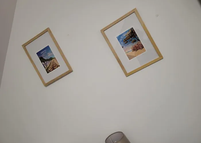 De La Vallee De La Douve *